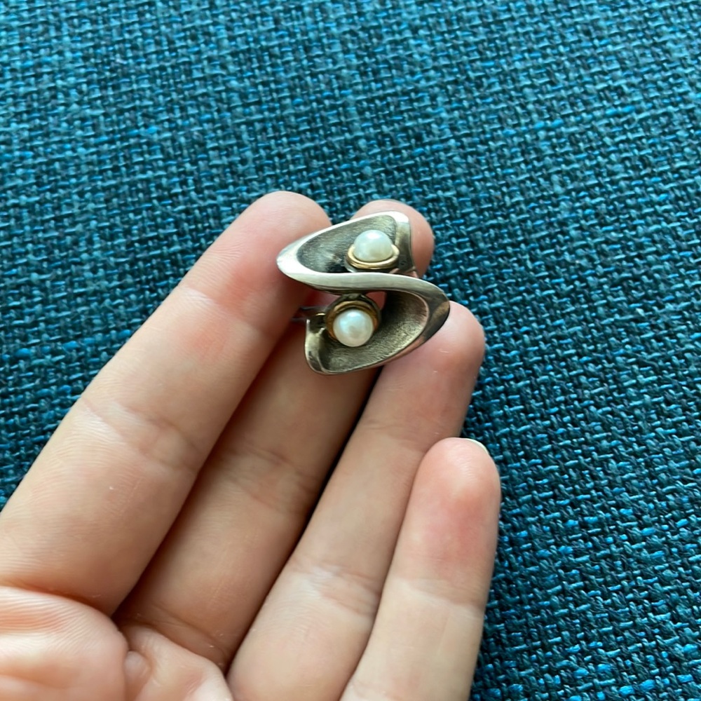 $ firm Silver and Pearl statement ring